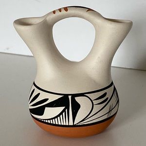 Pueblo Wedding Vase Small Signed Native American 3 inches tall Pottery EUC